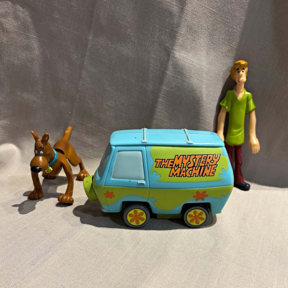 Equity Scooby-Doo Mystery Machine Van w/ Scooby-Doo & Shaggy Figures 2010